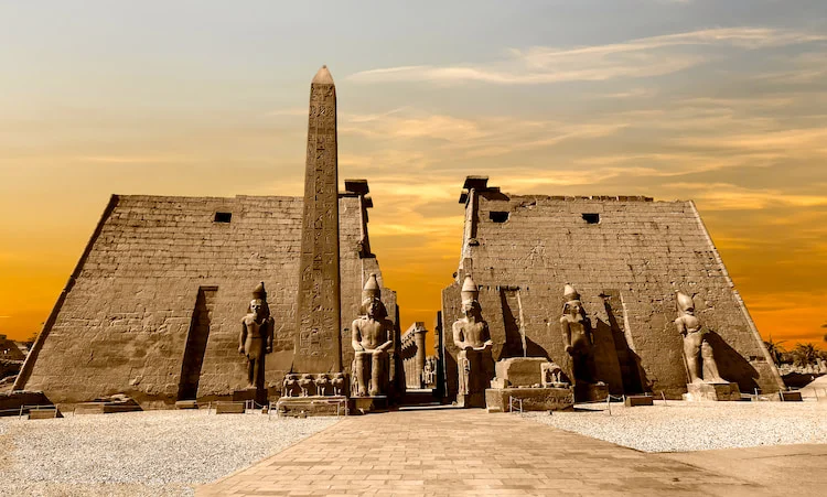 shutterstock_luxor-temple-1-e1642781671121-788×537